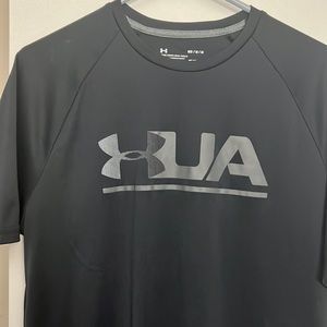 Men’s under armour shirt
